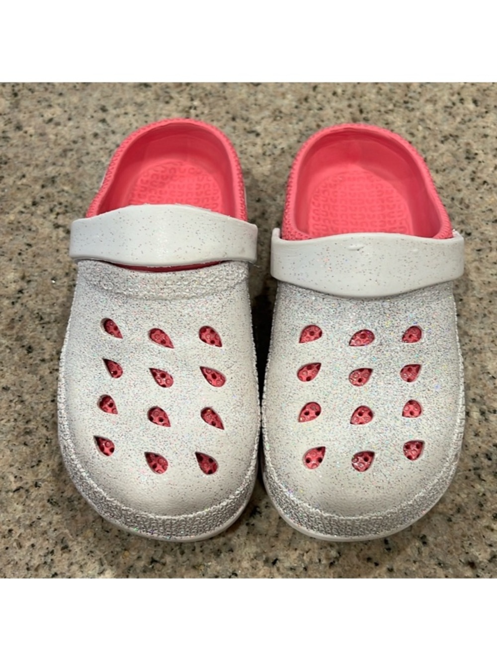 Girl clogs from Capelli New York